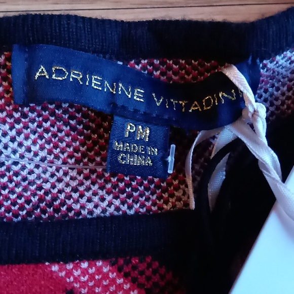 P. NWT Andrienne Vittadini Petite    Sweater & wristlet Purse  MP - Picture 5 of 7